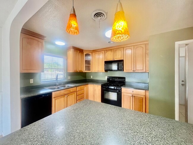 Building Photo - 235 Andros Dr