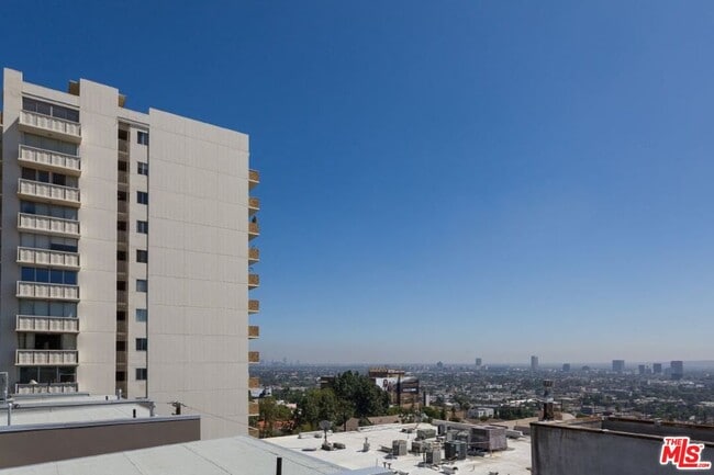 Building Photo - 1217 Horn Ave