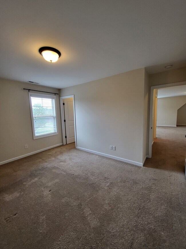 Building Photo - 284 Big Oak Ln