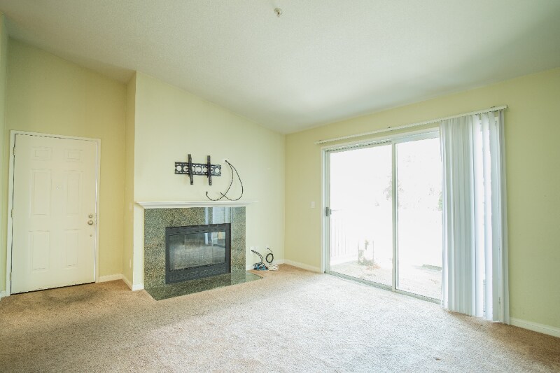 Building Photo - 2491 Creekside Ct