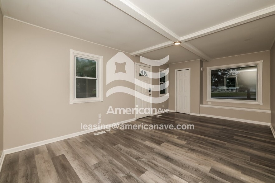 Building Photo - 4509 W Venetian Way
