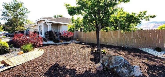 Building Photo - Beautiful 3 bedroom 2 bath plus 2 car garage in Damonte Ranch with New Carpet & Paint