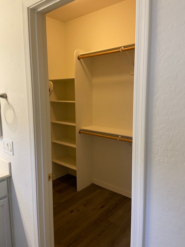 Building Photo - 8057 N Command Point Dr
