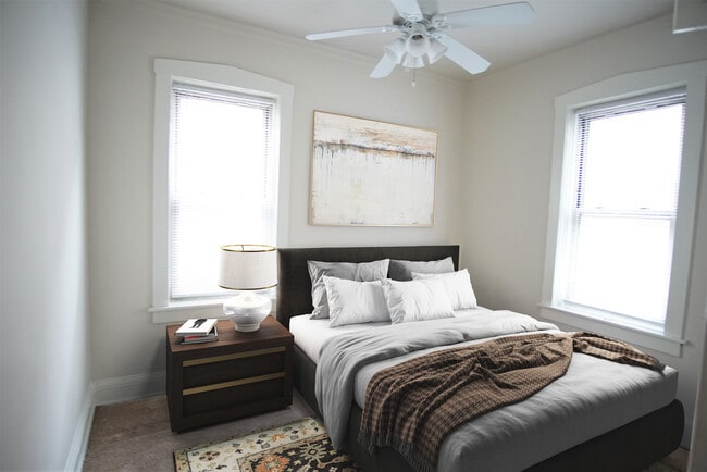 Building Photo - 3030 N. Sheridan Road