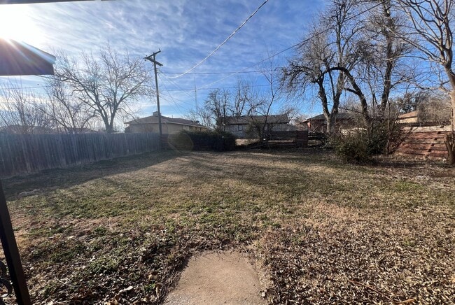 Building Photo - 1204 NW Carroll- AVAILABLE NOW!!