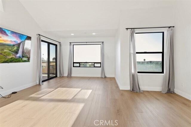 Building Photo - 1060 Calle Del Cerro