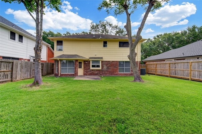 Building Photo - 138 W New Meadows Dr