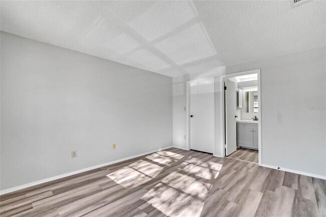 Building Photo - 4907 Lake Ridge Rd
