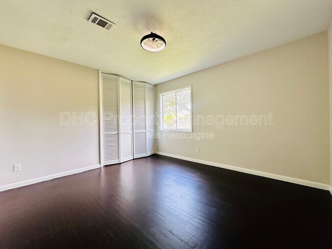 Building Photo - 3222 Apache Dr