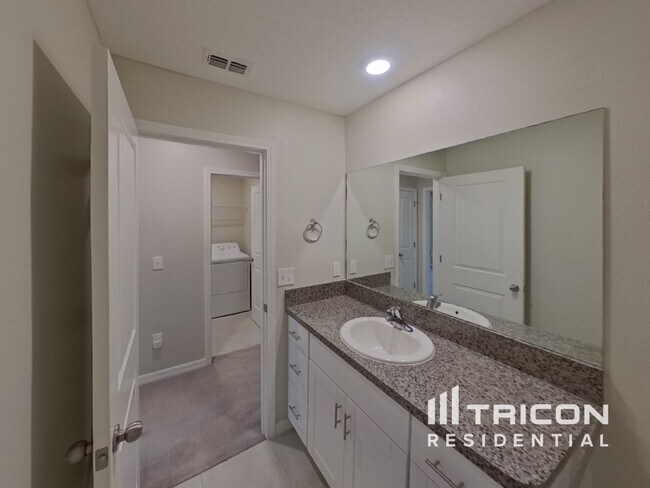 Building Photo - 13335 Willow Bluestar Lp