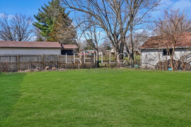Building Photo - 9410 Michael Edward Dr