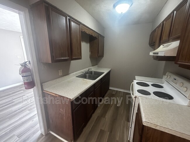 Building Photo - 276 Greenfield Dr