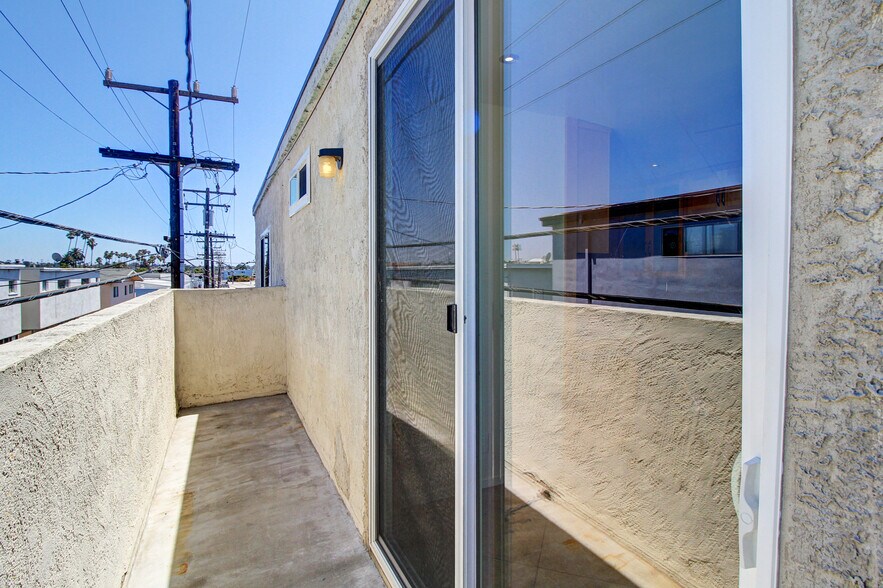 Building Photo - 1317 12th St
