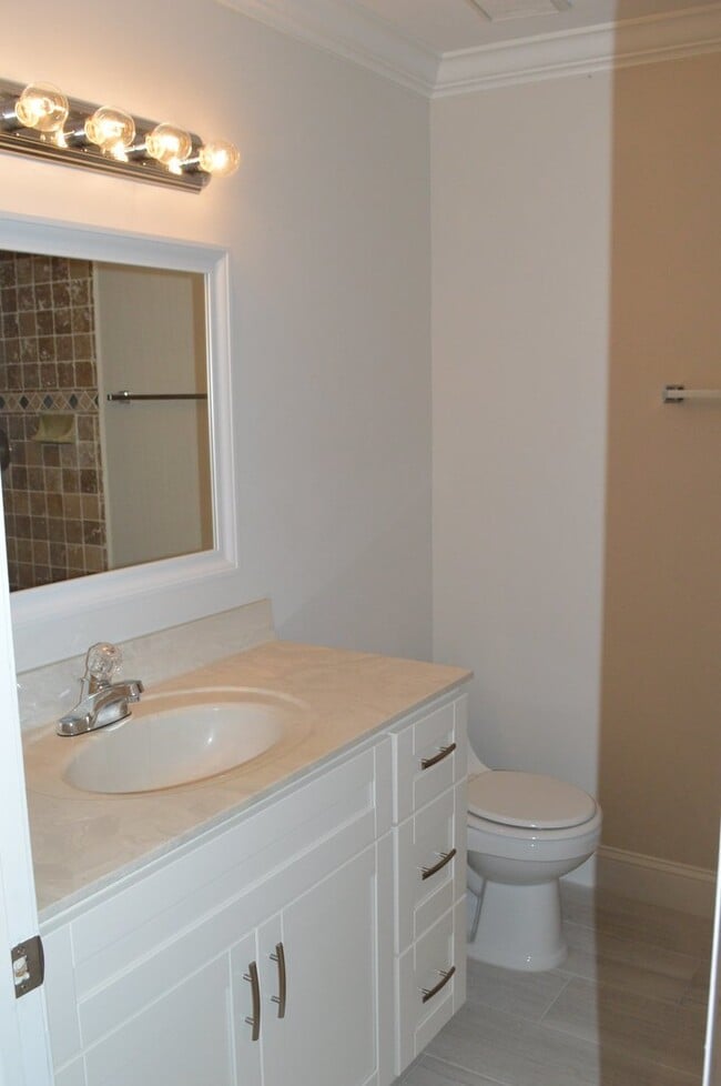 Building Photo - 26560 Southern Pines Dr