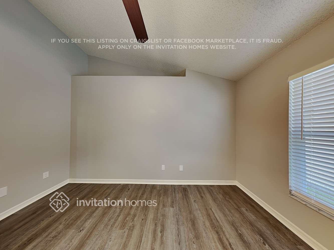 Building Photo - 4011 Fontana Pl
