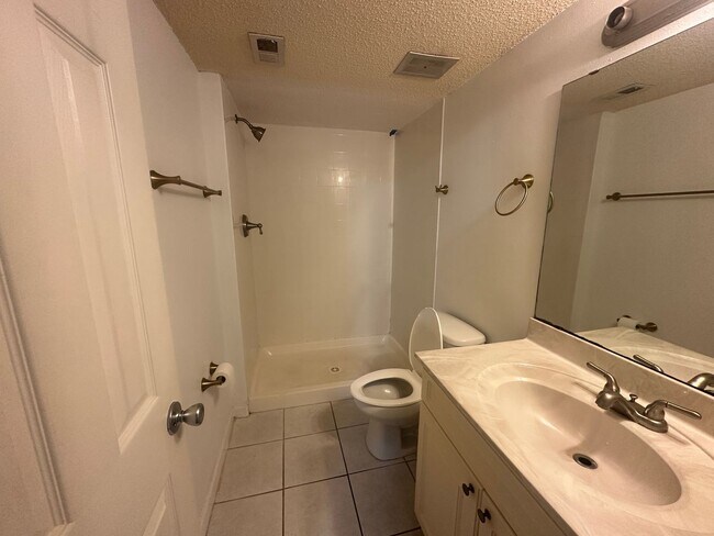 Building Photo - 3865 Campenero Ct