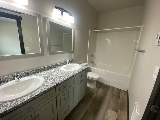 Building Photo - BONUS RENT SPECIAL! Exceptional 3 Bed, 2 B...