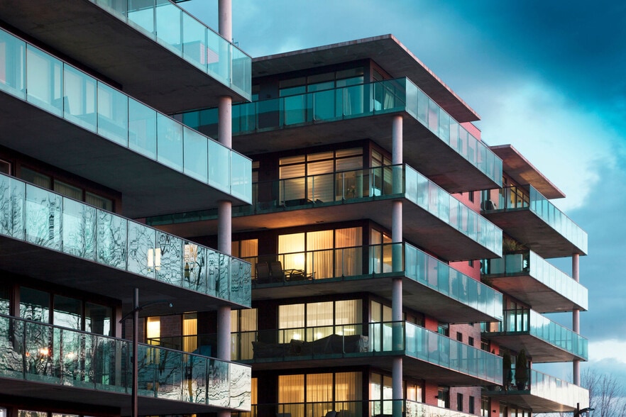 Building Photo - Somerset Court