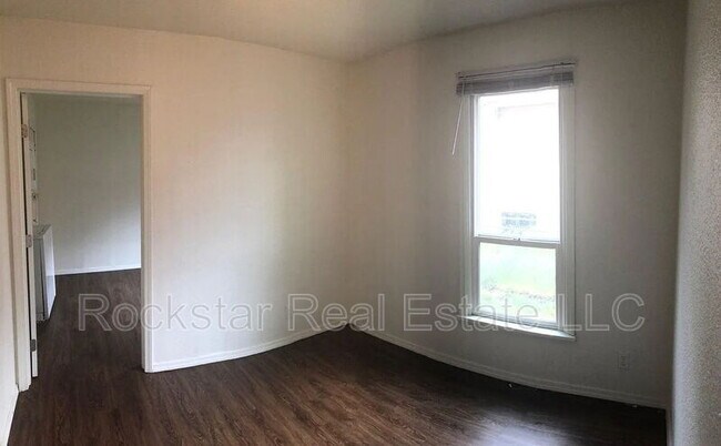 Building Photo - 2017 N Hamilton St