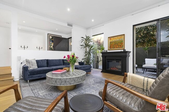 Building Photo - 2237 Century Hill