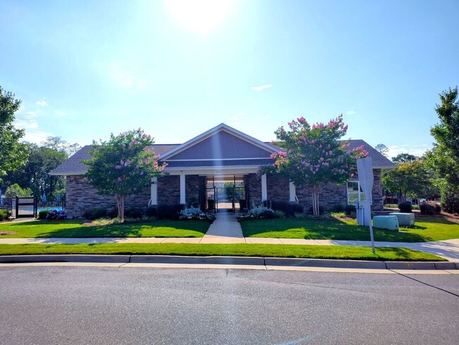 Building Photo - Beautiful, 2 Story home located in the Harkey Creek Community in Monroe NC!