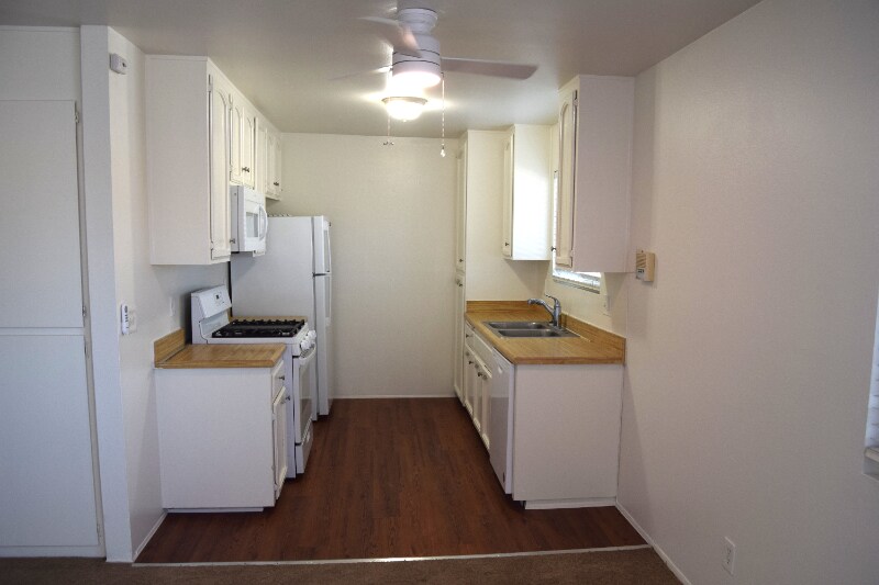 Building Photo - 4566 Utah St