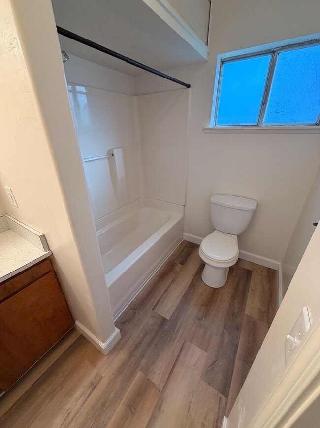 Building Photo - 2 Bedroom 1 Bath House in Myrtle Creek