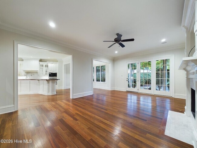 Building Photo - 3724 Rolston Dr