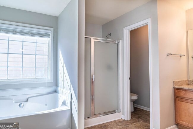 Building Photo - 2046 Barberry Dr