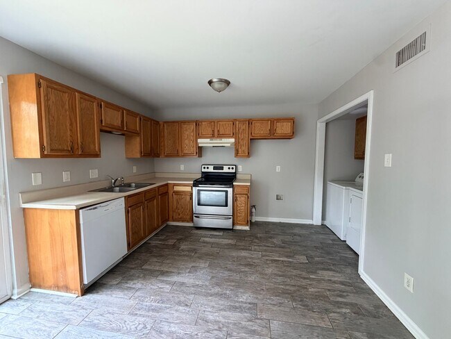Building Photo - 8702 White Rock Ln