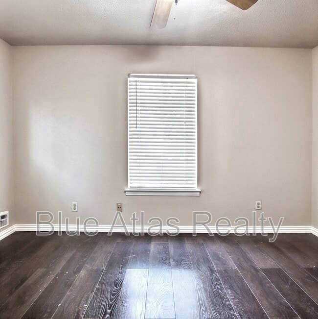 Building Photo - 9914 Brockbank Dr