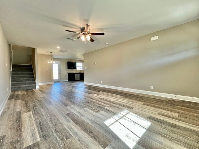 Building Photo - Welcome To Clarksville!