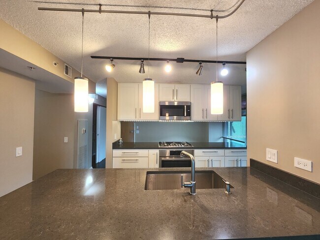 Building Photo - 9655 Woods Dr