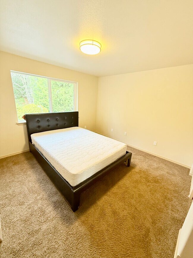 Building Photo - Beautiful house in Maple View Meadows.