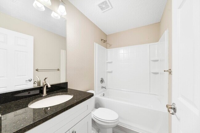 Building Photo - 1336 W Cary Dr