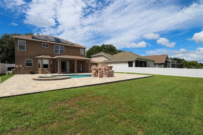 Building Photo - 9018 Pinebreeze Dr