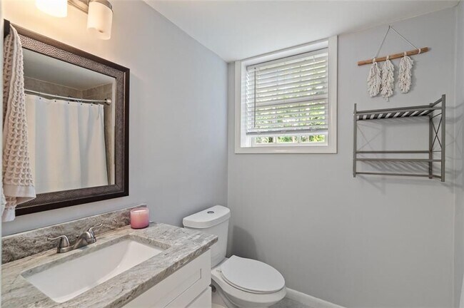 Building Photo - 3334 Romelie Dr
