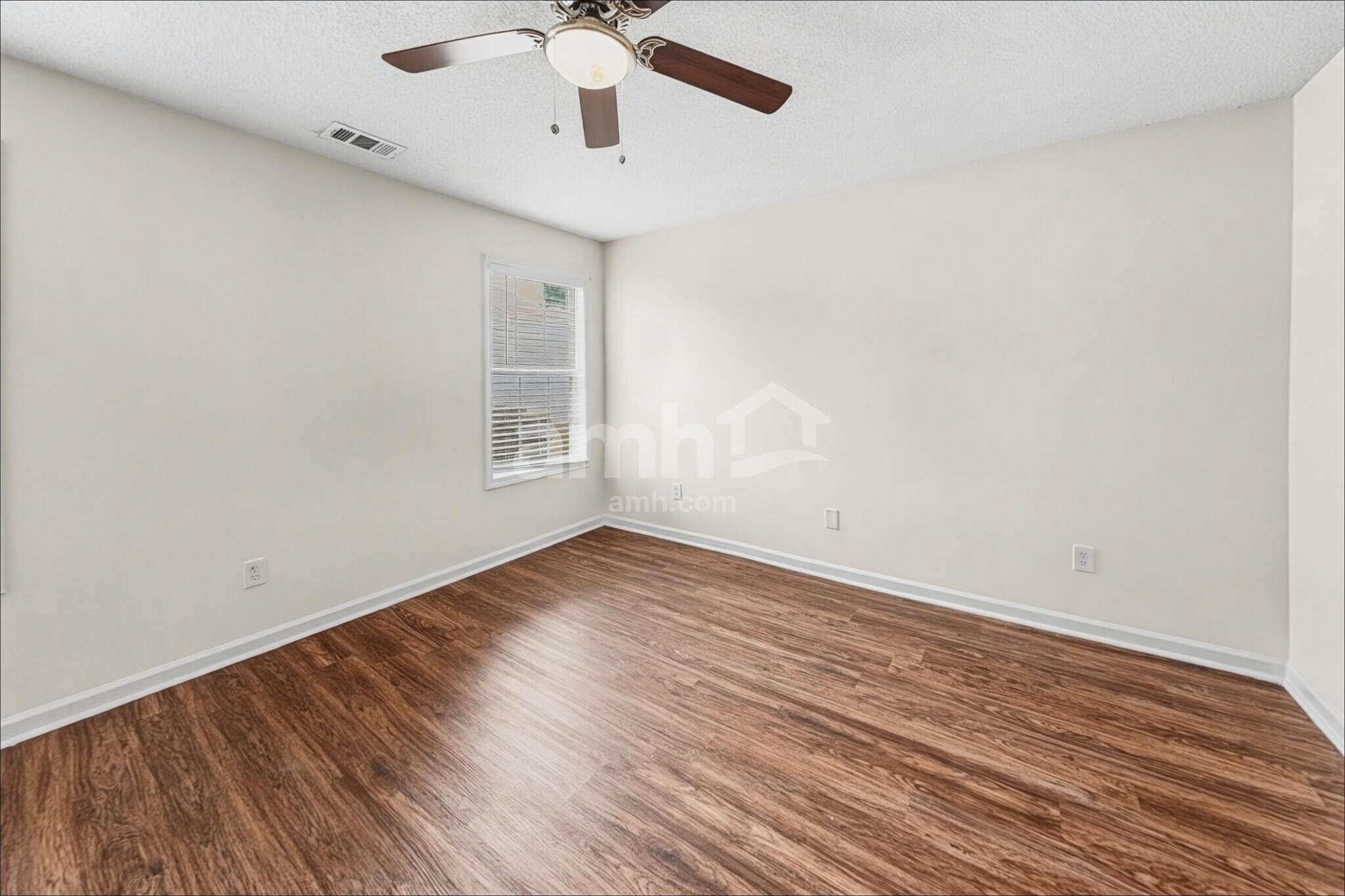 Building Photo - 294 Greystone Cir
