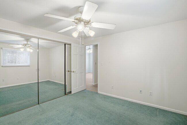 Building Photo - Prime Coastal Location Long Term Rental!