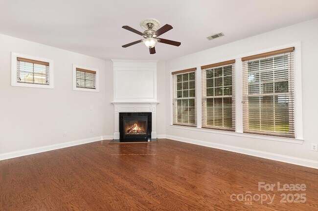 Building Photo - 9429 Ridgeforest Dr