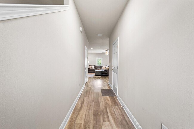 Building Photo - 64 Crossing Ln