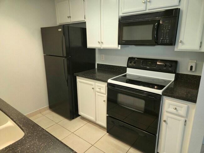 Building Photo - 1514 Seventh Avenue, Unit 205