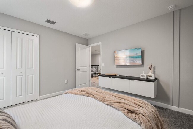 Building Photo - 9052 Sommerset Hills Dr