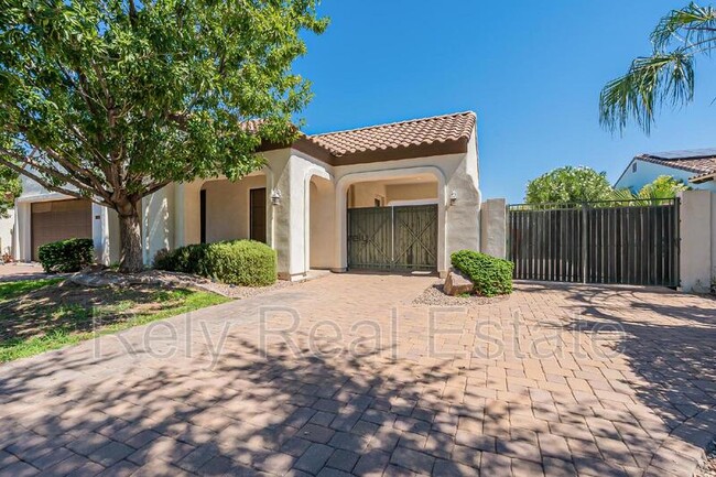 Primary Photo - 734 W Juniper Ln