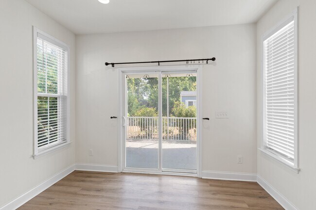 Building Photo - 404 Avery Glenn Way