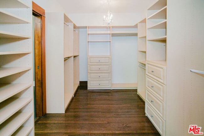 Building Photo - 13239 Addison St