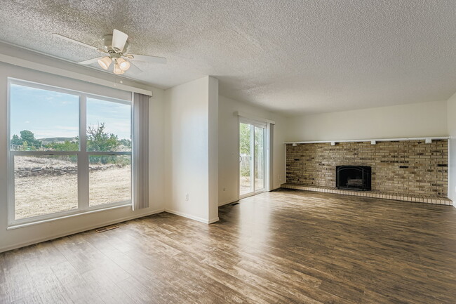 Building Photo - 122 Crawford Cir