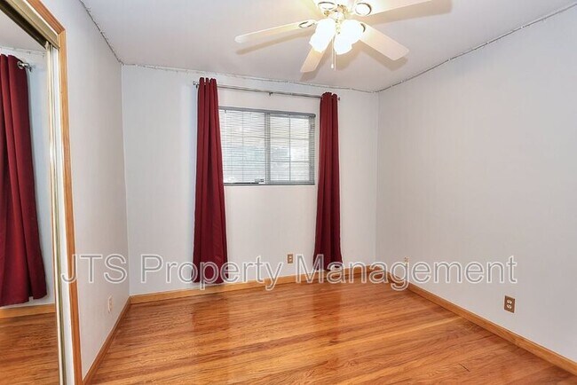 Building Photo - 2128 W La Loma Dr