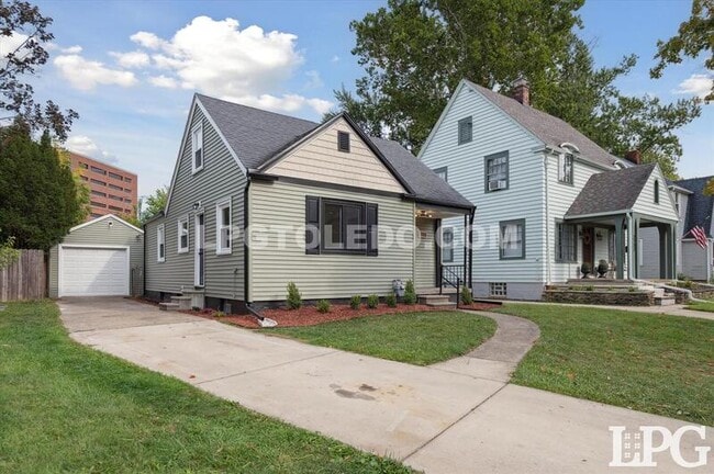 Building Photo - 2736 Northwood Ave