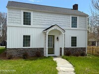 Building Photo - 212 Oak Rd